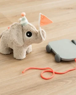 Gioco da Tirare 2-in-1 Elphee - Sabbia - Usalo con il Vagone o Come Peluche! - 12m+