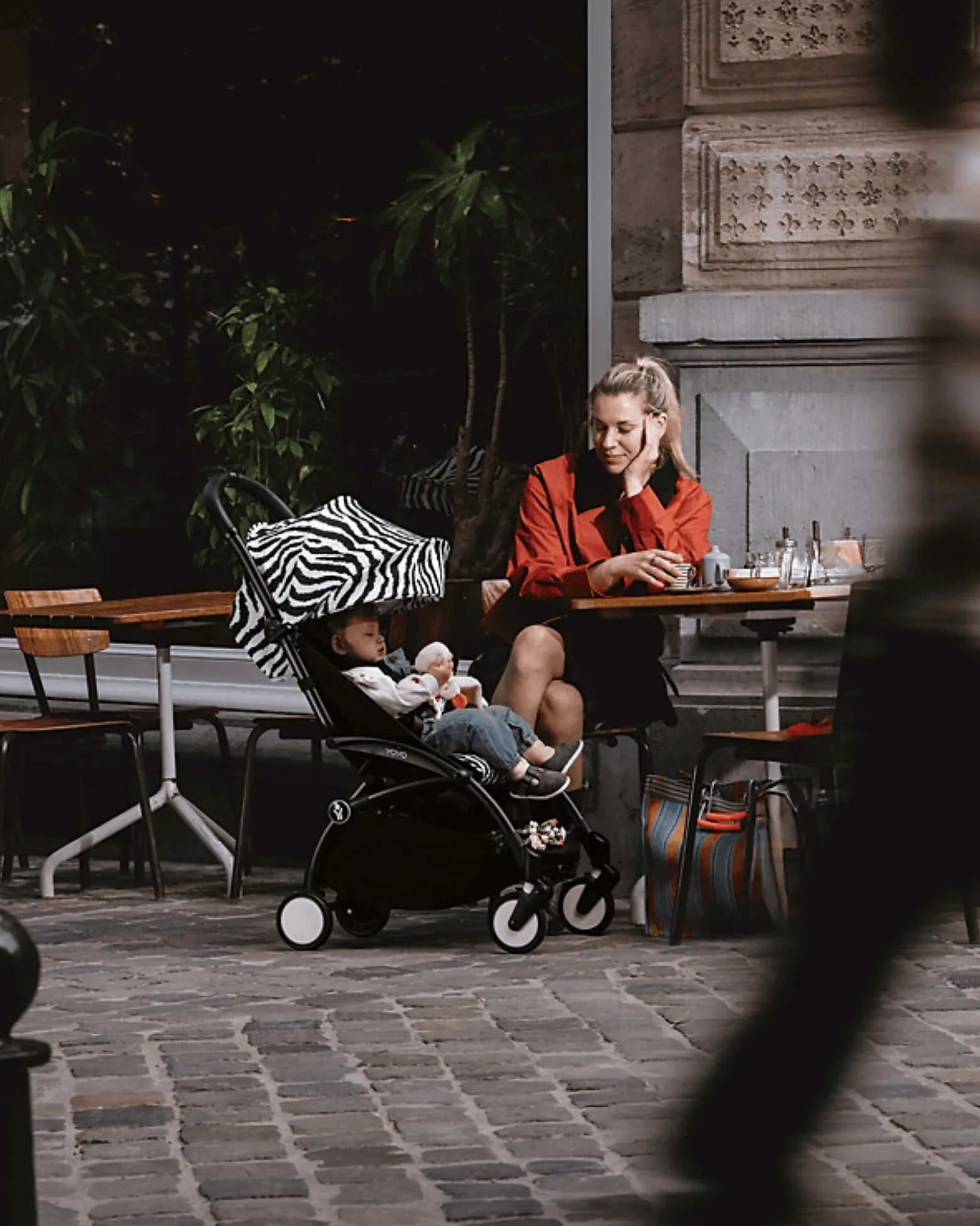 Passeggino YOYO3 Telaio Nero e Seduta Zebra - Dai 6 Mesi